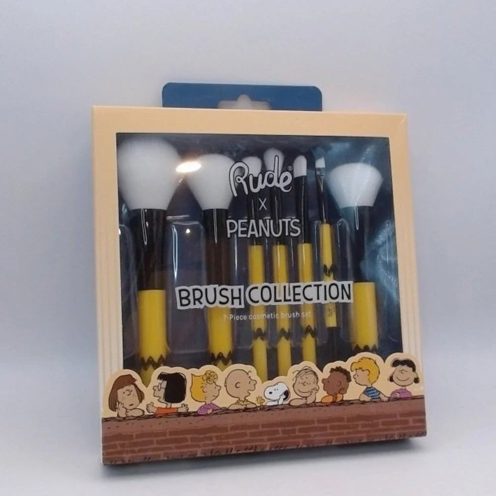 Peanuts makeup brush